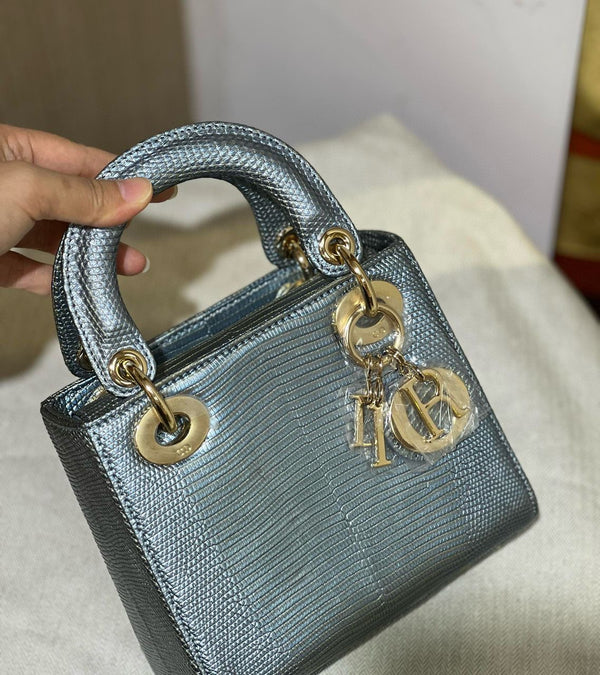 Lady Dior mini size